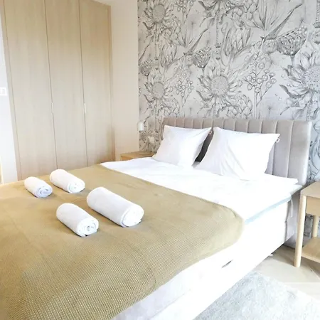 Rentplanet - Przy Dworcu Glownym