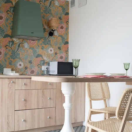 Rentplanet - Przy Dworcu Glownym Apartment Posen