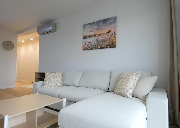 Rentplanet - Przy Dworcu Glownym 포즈난